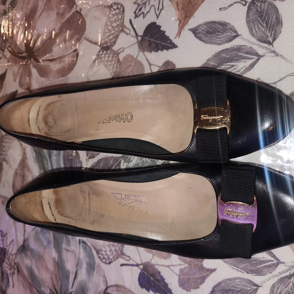Salvatore Ferragamo Black Patent Leather Flats with Gold Accent - Picture 1 of 5